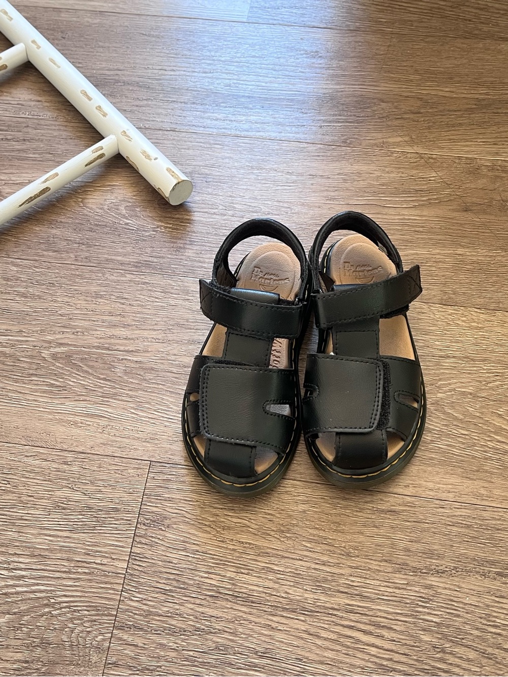 Dr. Marten's Moby II Black Sandals Childs Size 10